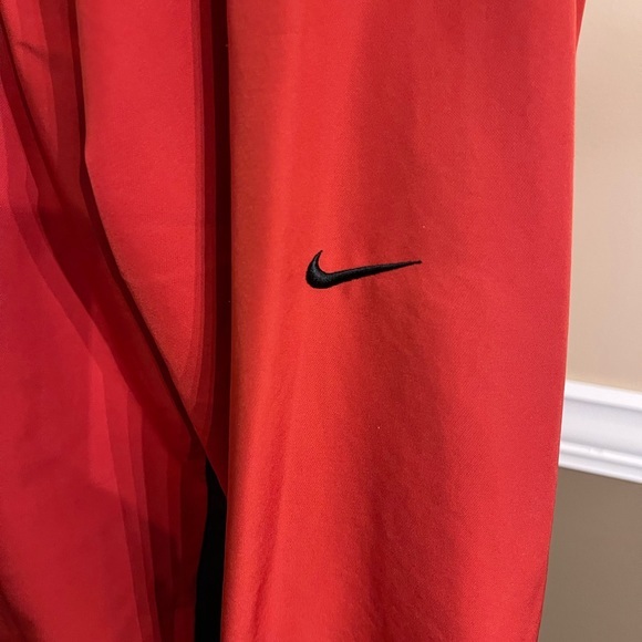 NIKE GOLF Red Black Quarter Zip Pullover Windbreaker Long‎ Sleeve size Medium - Picture 3 of 9